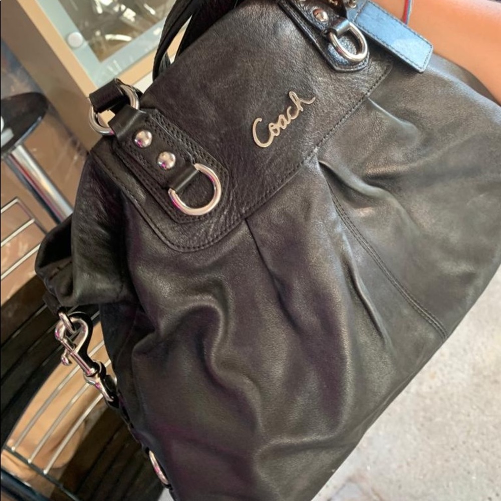 Vintage coach purse in good condition